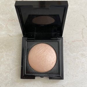 Laura Mercier Matt Radiance Baked Powder